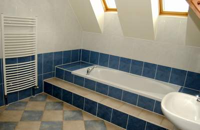Badkamer, huis te koop in rustig plaatsje Vernerovice, Tsjechische Republiek.