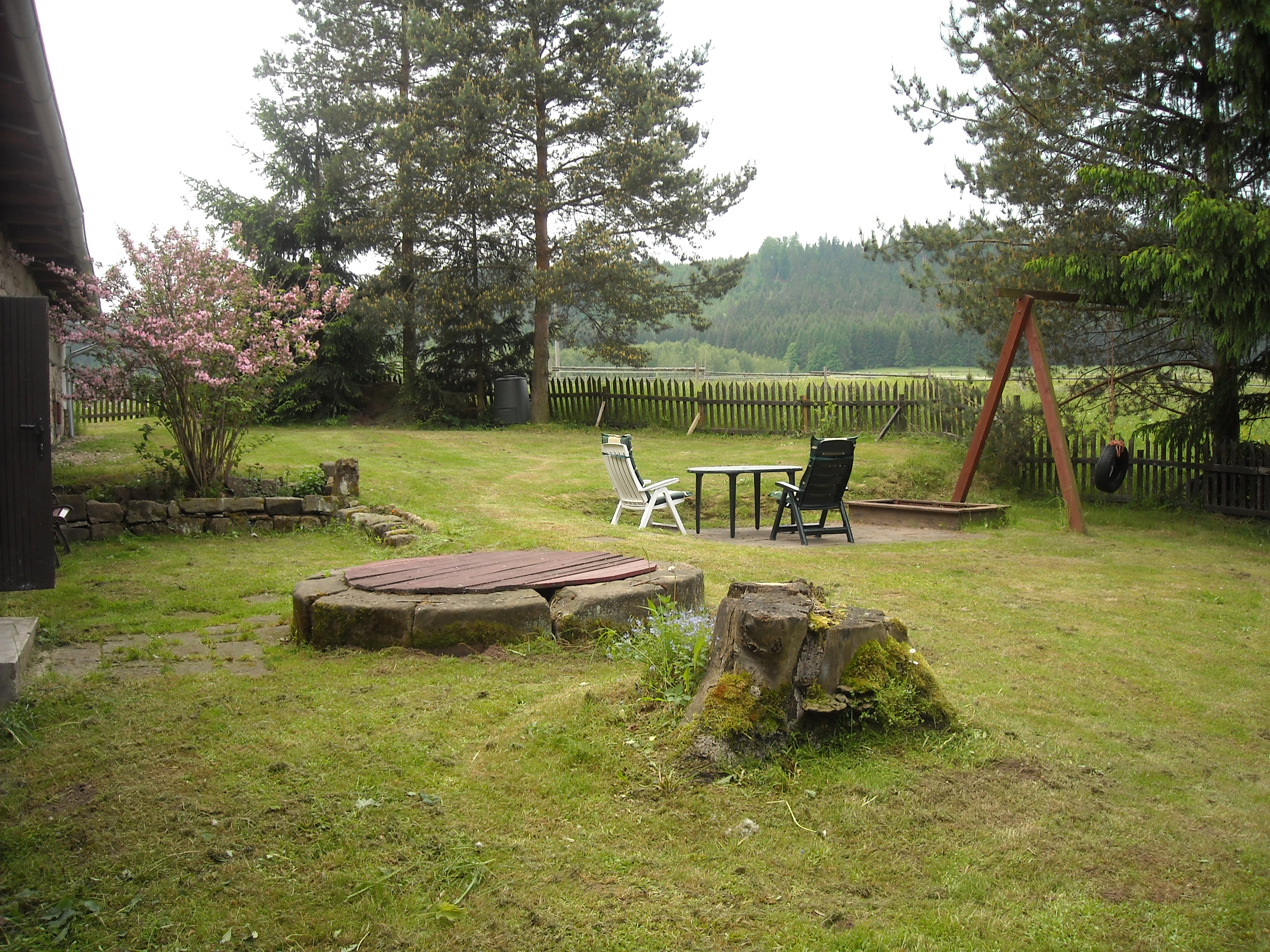 De tuin, mooie omgeving, huis te koop, Tjechie.