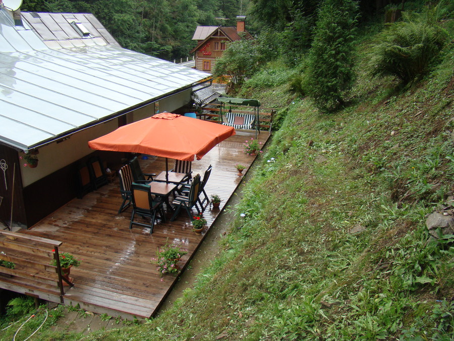 Terras bij huis Spindleruv Mlyn, Reuzengebergte.